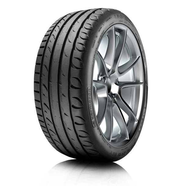 Riepa 245/40R18 Kormoran Ultra High Performance 97Y CC72db
