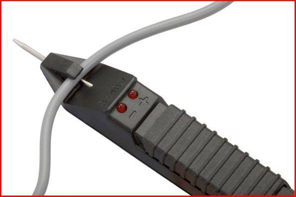 Sprieguma pārbaudes ierīce