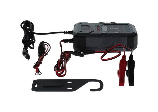 Akumulatora uzlādes ierīce